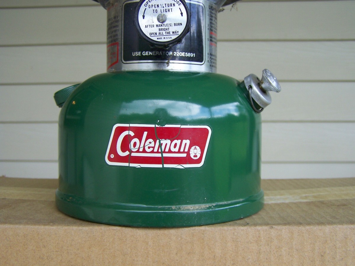 Vintage 1982 Coleman Double Mantle Gas Lantern Model 220 K Green