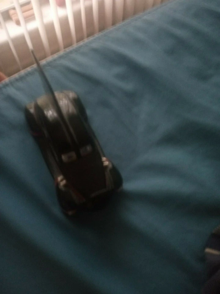 figura de acción batimóvil hecha de metal Foto 2 de 4