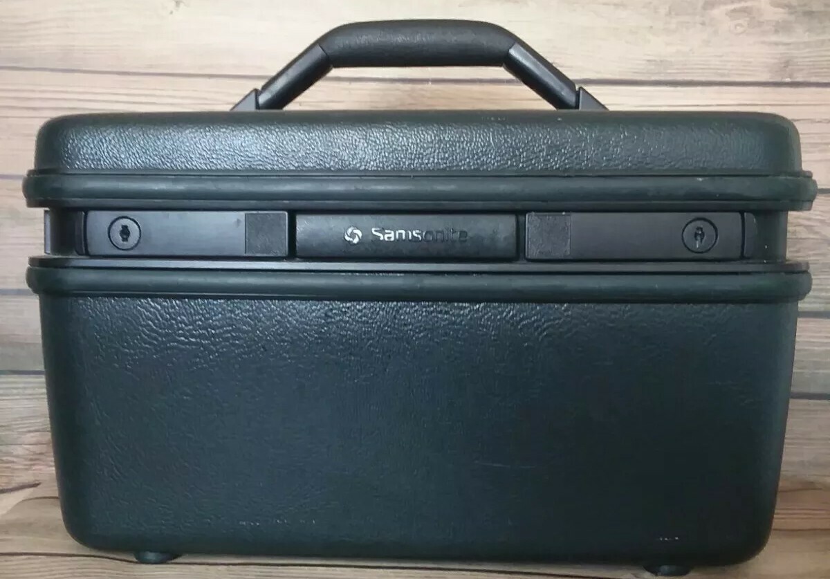 samsonite hard shell carry on