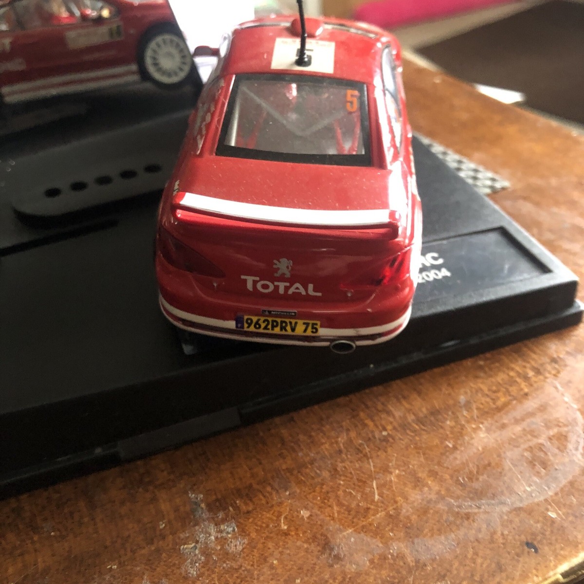 PEUGEOT 307WRCスロットカー1/32 1/32 Carrera Peugeot 307 Wrc Lighted analog slot car running