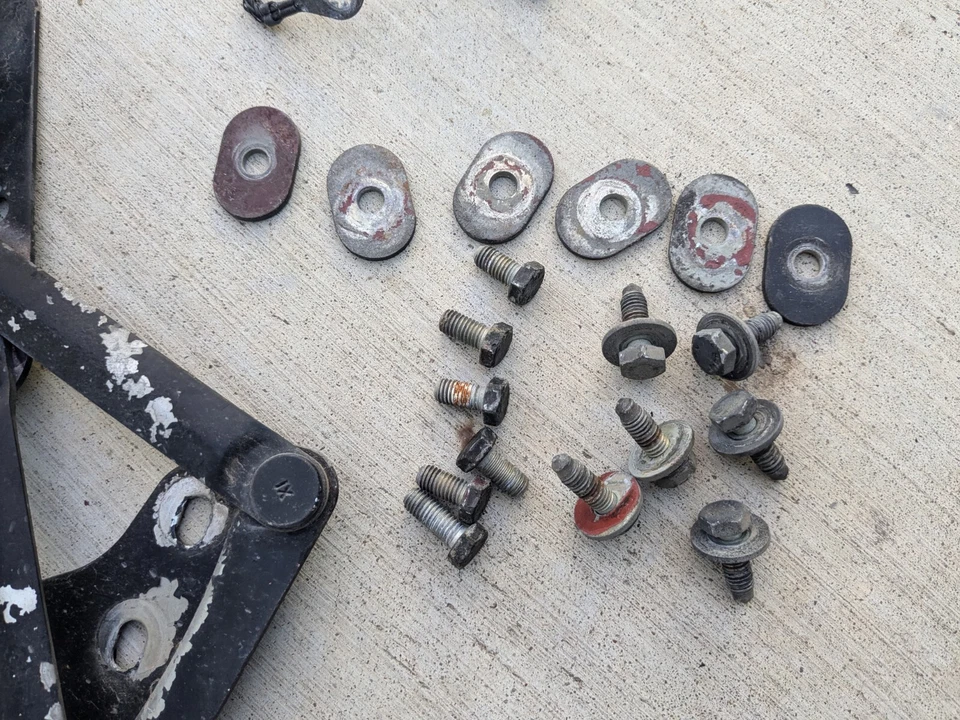 Juego de 2 bisagras de capó izquierdo derecho Jaguar Xk8 Xkr 1997-2006 Foto 2 de 4