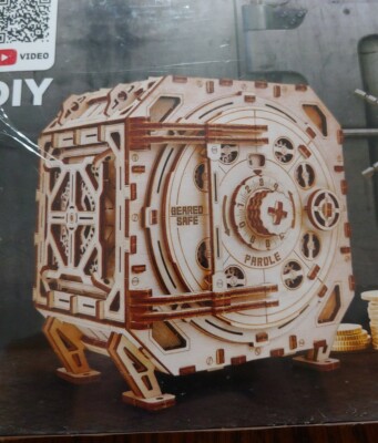 Coffre-fort Mécanique En Bois à Construire Wood Trick - 259 Pièces, Serrure à Code - Puzzle 3D Pour Adultes Et Enfants Dès 14 Ans