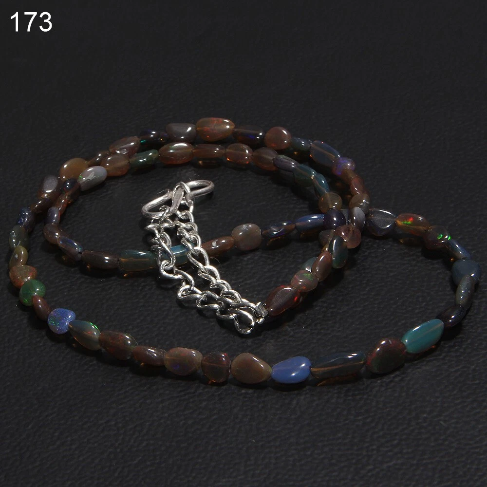 Collier lisse opale de feu Welo noire éthiopienne suprême pierre précieuse opale tombée
