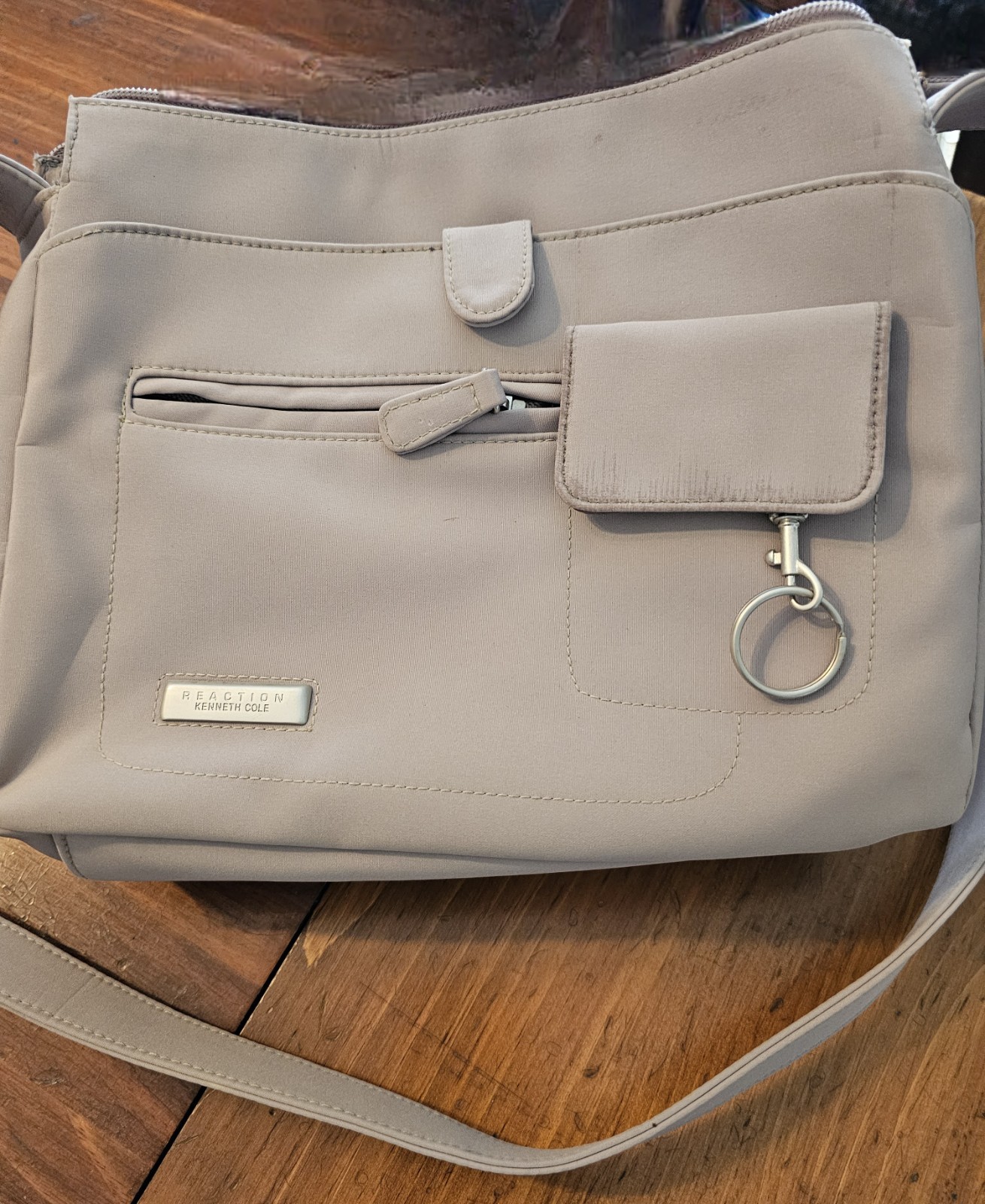 Reaction Kenneth Cole Beige Shoulder Bag Zip Closure Key Rin