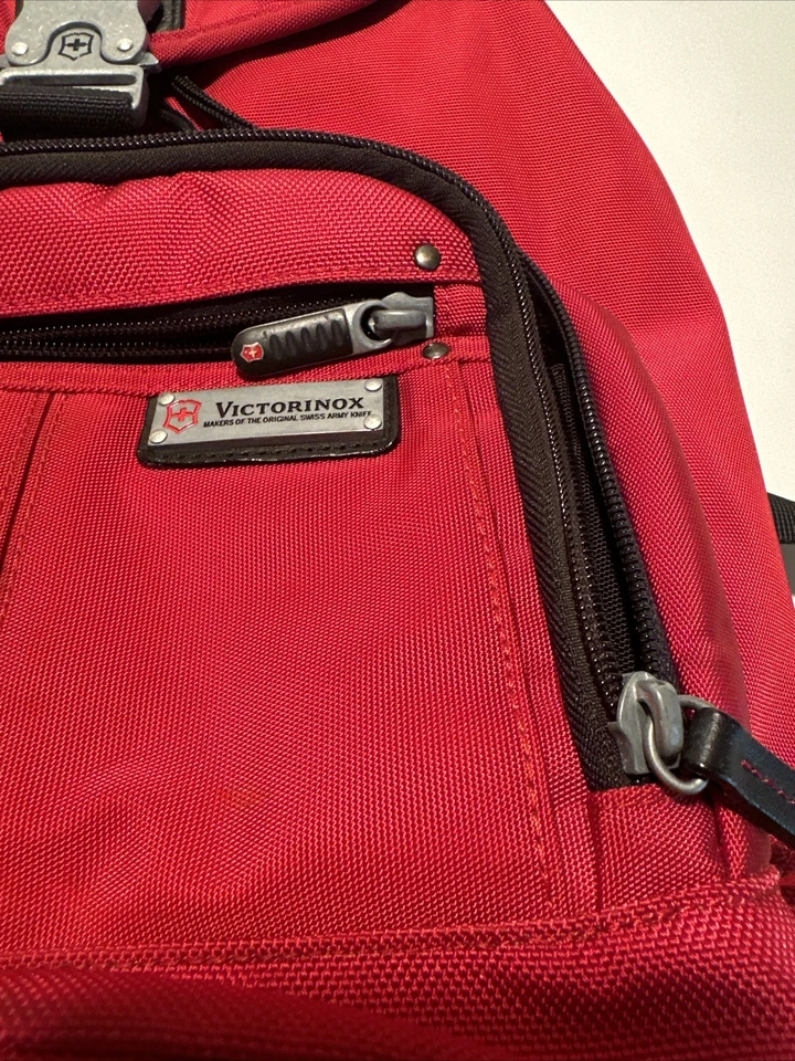 Mochila vermelha Victorinox compre agora - Imagem 2 de 4