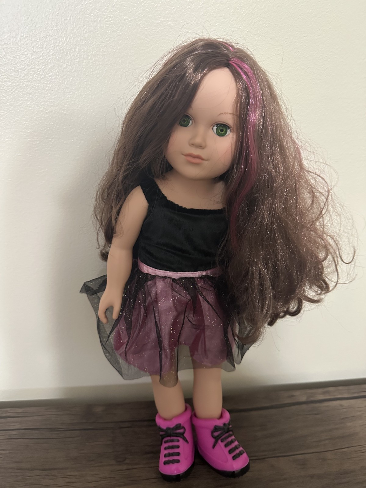 Cititoy 18&rdquo; Doll  2013 Brown Hair w/ Pink Highlights Green Eyes Dress & Shoes
