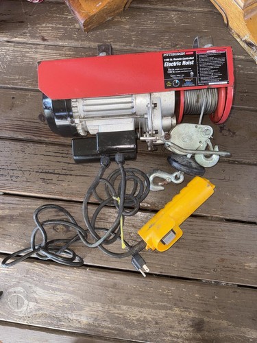 Pittsburgh Electric Hoist 1100 lb Wire Rope Hoist with Pendant Control