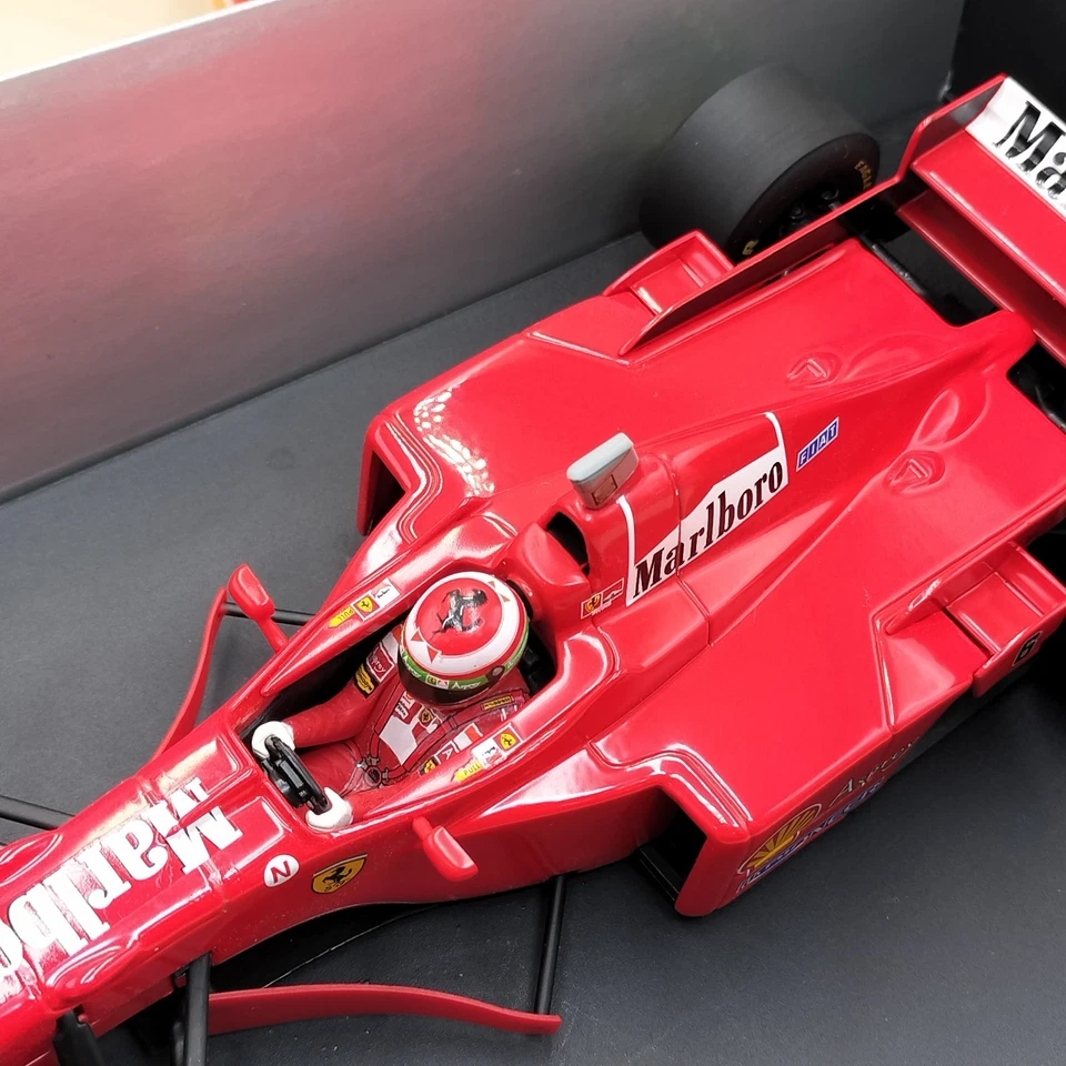 MINICHAMPS 1/18 Ferrari F310B Eddie Irvine #6 Marlboro decals 180970006 - Image 3 of 4