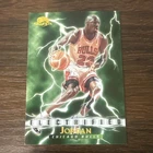 New Listing1995-96 Skybox Premium Electrified Michael Jordan Card!