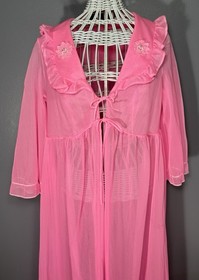 Vintage 60s Bubblegum Pink Long Peignoir Robe Empire Waist Chiffon Lingerie Med