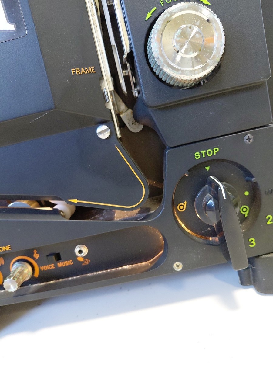 Eiki Sl-0 Eiki 16mm Projector/SL-0 Powers On Slimline Fair