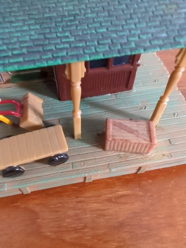 TYCO HO SCALE FREIGHT STATION MODEL TRAIN BUILDING - Picture 9 of 10