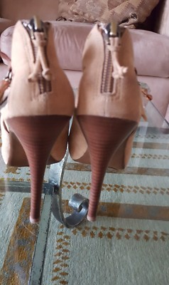 Escarpins Caressa Nude à Talons Aiguilles - Taille 10 US, Excellent état Occasion
