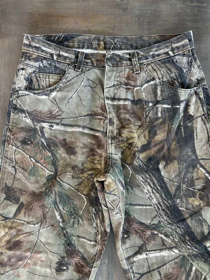 Wrangler Realtree Camo Jeans 32x34 Vintage USA Fabric Distressed Hunting Pants - Image 2 of 4