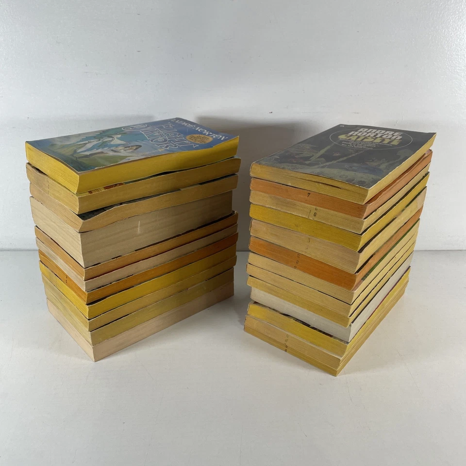 LOT 24 Vintage Science Fiction Paperback Books 50s 60's 70's SciFi Foto 4 de 4