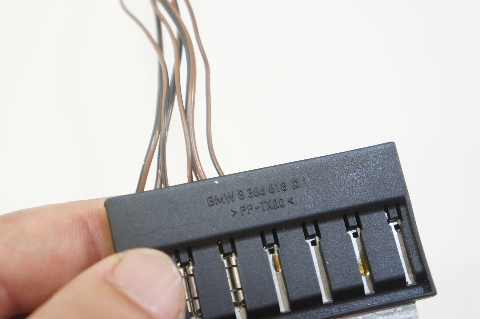 OEM BMW negative wire cable terminal clamp loom ground 8366618