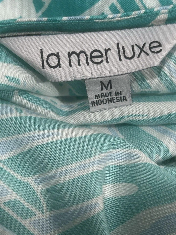 Blusa para mujer La Mer Lux mediana verde/blanca cuello en V informal manga aleteada dividida Foto 2 de 4