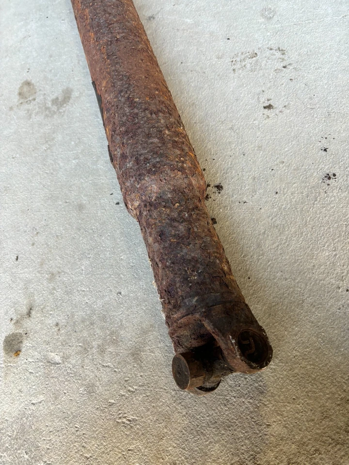 1973 1981 1987 CHEVROLET GMC C10 K10 2WD LONG BED 69-1/2" 27 SPLINE DRIVESHAFT ! - Image 2 of 4