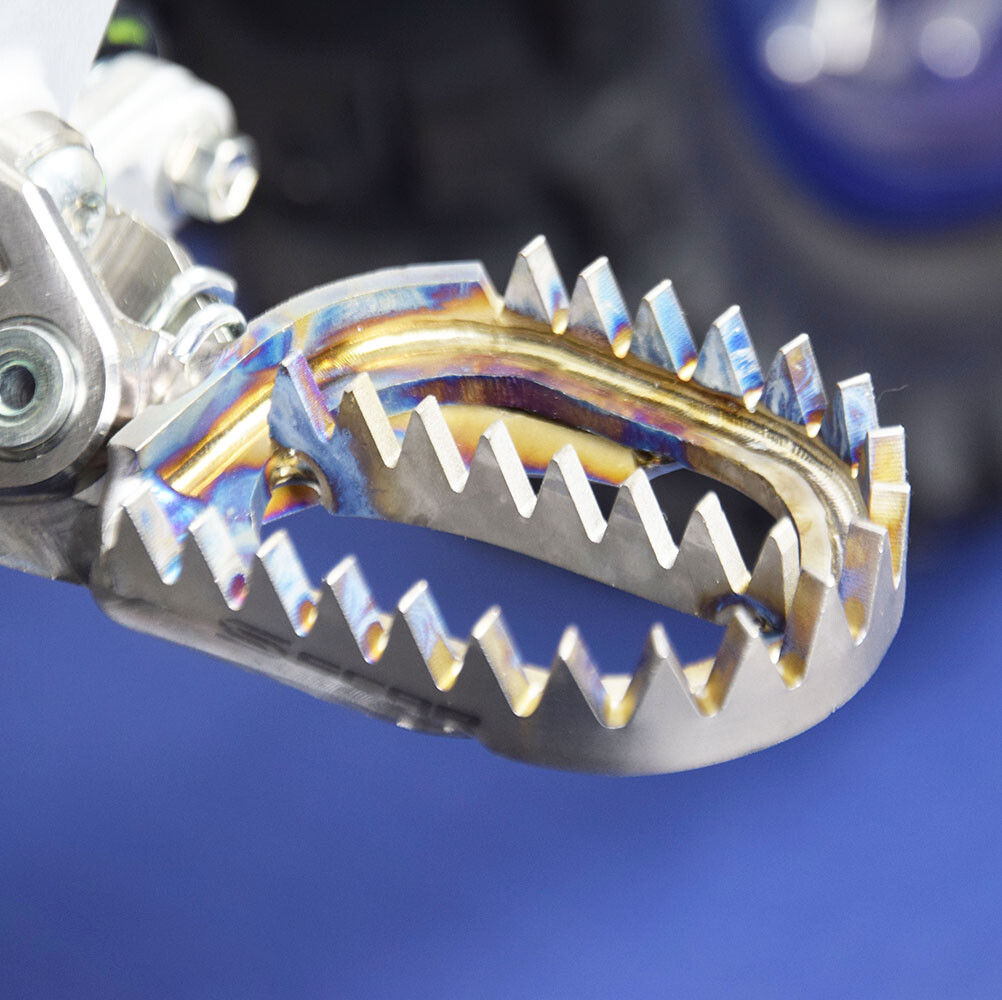 Repose pieds droit + gauche YAMAHA YZF 250 de 2001