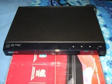 Sony DVD Player Progressive Scan DVPSR510H Mp3 Jpg CD DVD-R/+R New in open Box