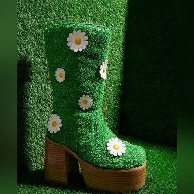 ''HILLSIDE SPRING DAISY'' Size: 11 Embellished Green Platform Boots (Fast ship)