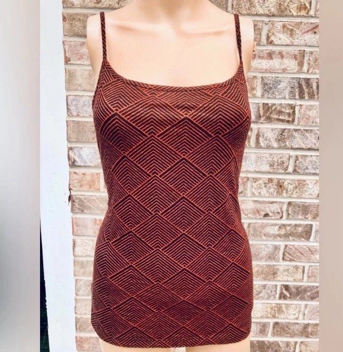 Top cami de punto suave geométrico Chevron LOFT naranja y negro para mujer talla mediana Foto 2 de 4