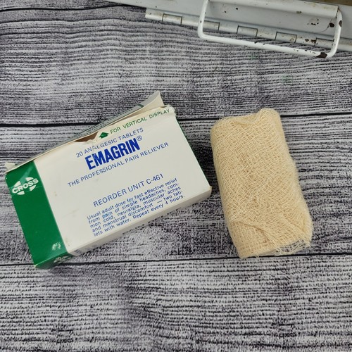 Kit de primeros auxilios certificado vintage (LEER) - Imagen 12 de 15