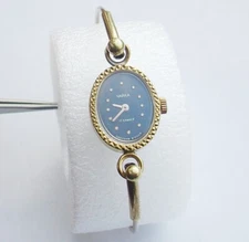 Beautiful Women's USSR Wrist Watch Chaika(Chajka) 1301 17 jewels with bracelet  