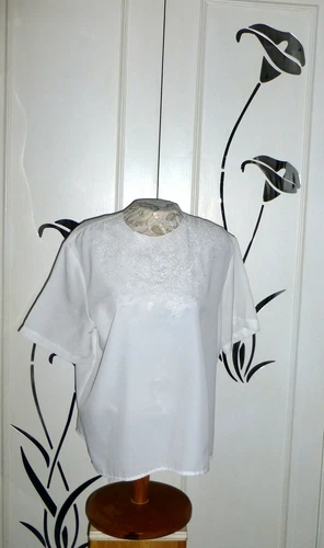 Women's  White Blouse Size 16 JORDAN