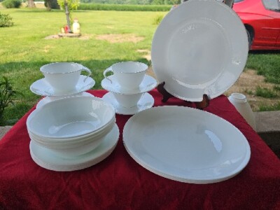Corelle Classic 20 PC Winter Frost White Dinnerware Set Service