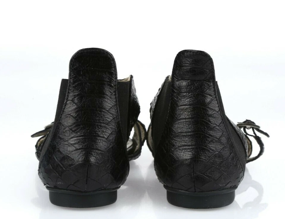 Sandálias gladiador AGL Euro 2 estampa de cobra preta Z2275* tamanho 8,5 EUA / 38,5 ESTREITO - Imagem 2 de 4