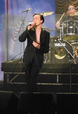 brett anderson suede singing TRASH BEAUTIFUL ONES SATURDAY NIGHT 12x8 photo