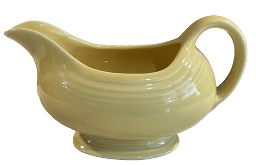 FIESTA WARE GRAVY BOAT/SAUCEBOAT & DRIP TRAY sunflower yellow NEW