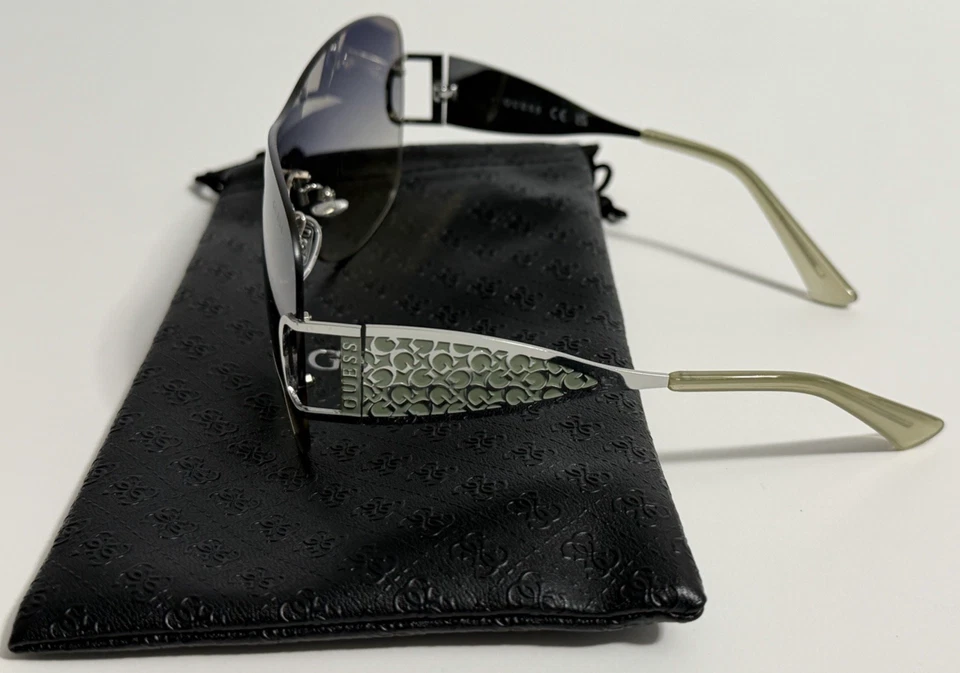 Gafas de sol Guess con escudo sin montura verde gris degradado GO00038 10P nuevas Foto 3 de 4