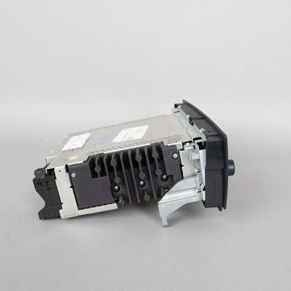 BMW 325i 330i 2006 radio AM FM reproductor de CD empresarial 65126983018 fabricante de equipos originales usado Foto 4 de 4