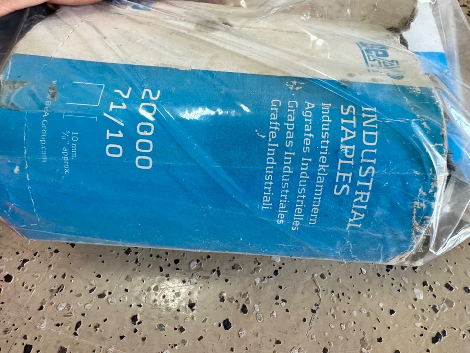 BeA 71/16421 Upholstery Staple Gun for 71 Series Staples with 3/8