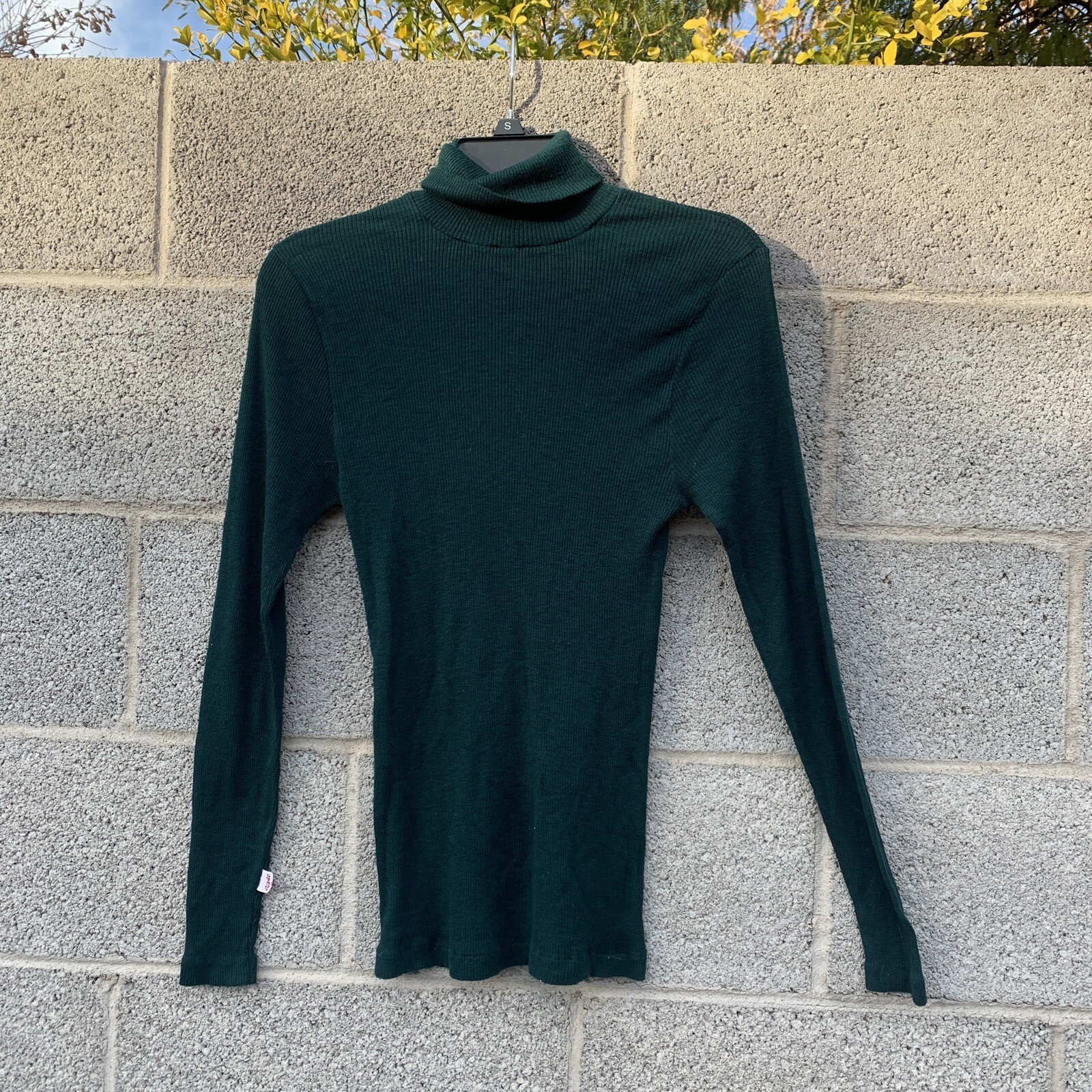 Levi’s Women's Green Basic Ribbed Turtle Neck L S… - image 1