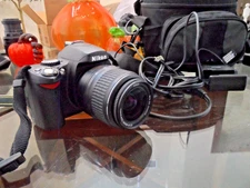 NIKON D40 WORKING DIGITAL CAMERA BUNDLE DX 18-55 GOLD LENS 6.1 HIGH TECH