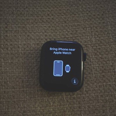 Apple Watch Series 8 GPS 16GB 45mm Black Magnetic Band. 