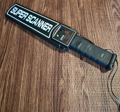 Super Scanner Metal Detector Wand A/C & Battery 16'' Long