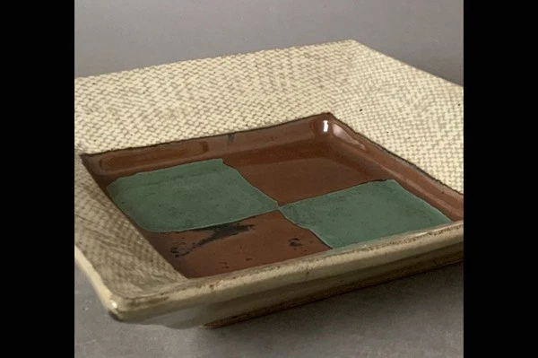 Jomon-pattern inlayed square plate by Tatsuzo Shimaoka W11.2" Japan vintage - Image 3 of 4