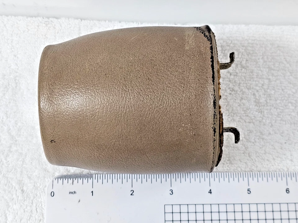 Ford Thunderbird 1968-1969 bocina botón tapa central OEM bronceado acolchado con emblema Foto 4 de 4