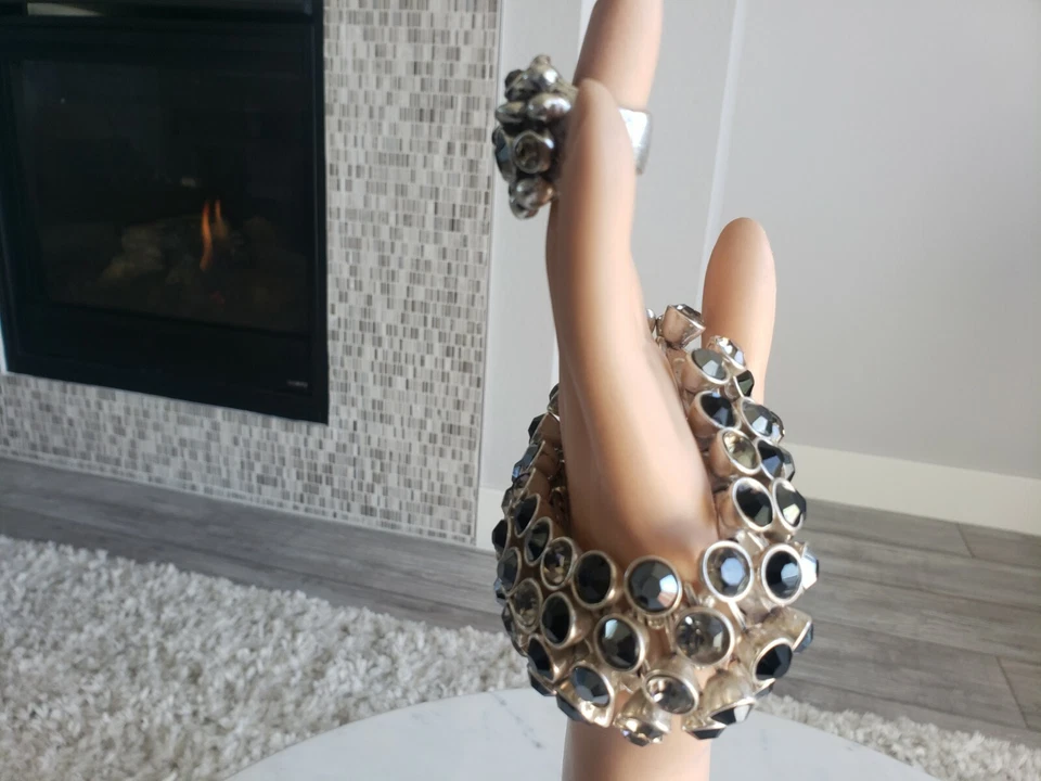 Juego de 8 anillos brazalete plata estaño vanguardista grueso negro/cristal transparente firmados Foto 3 de 4