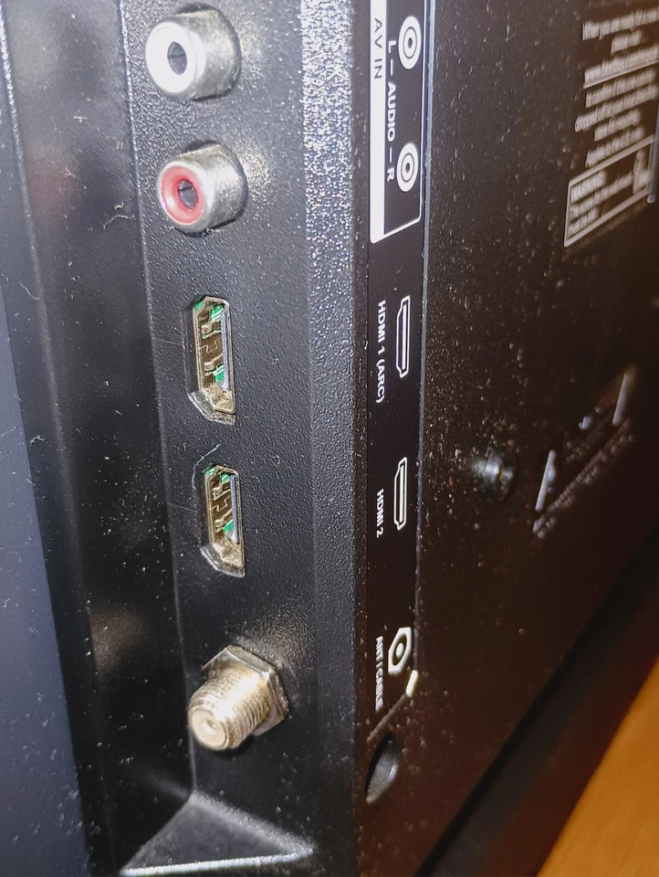 Insignia 32" Black LED HD flat screen TV (Non-working) Model #: NS-32D310NA21 - Image 4 of 4