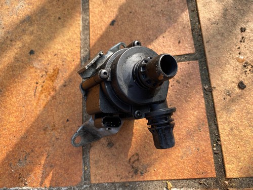 BMW X3 F25 Zirkulation Wasser Motor 8512235