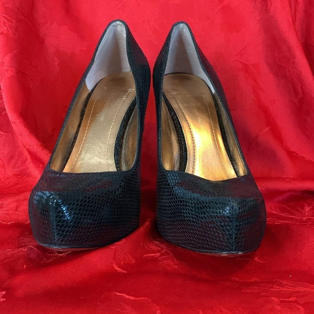 BCBGeneration Parade Platform Pump Shoe Black Lea… - image 10