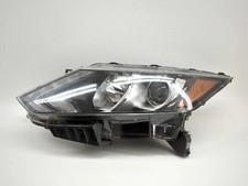 Used OEM Headlight Head Light lamp 2017-2019 Nissan Rogue Sport damaged mount LH