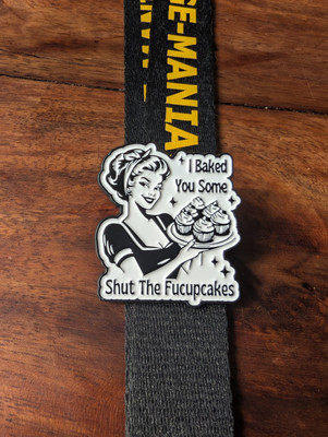 I Baked Some Shut The F*ck Up Kuchen Emaille Pin Anstecker süß nachdenklich Geschenkidee 