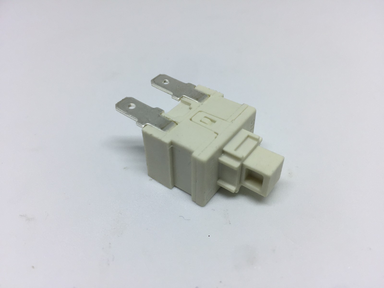 Dyson Vacuum Cleaner On/Off Switch 2 terminals p/n 91097101 0181 eBay