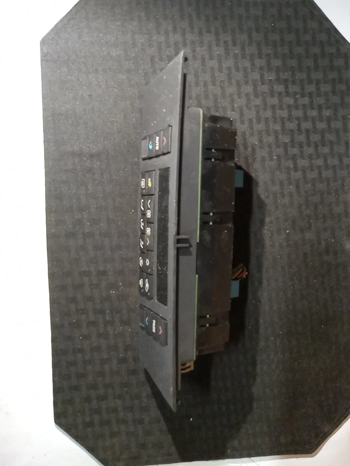 Controlador de temperatura automático Buick Lacrosse 2007 Opt CJ2 OEM usado Foto 3 de 4